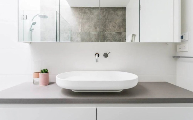 BB56 Bright and Breezy Bondi Beach House