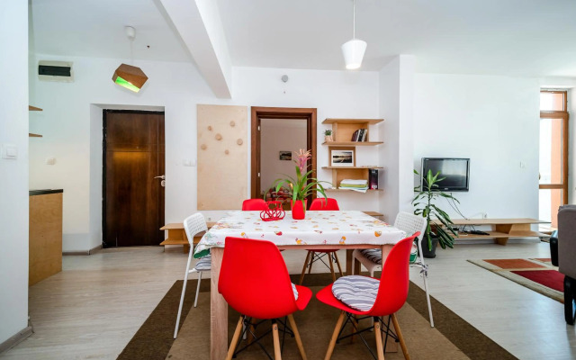 Bulhotel house with garden