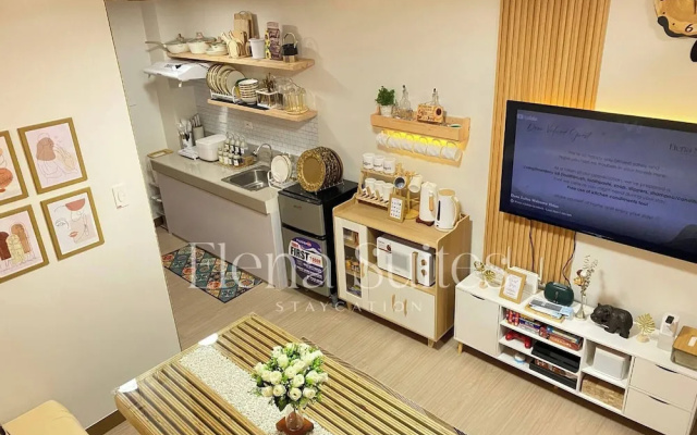 Aesthetic Cozy Stay With Ps4, Netflix & Coffee Nook - Elena Suites Staycation — фото 5