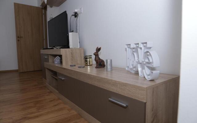 Robert 's apartament