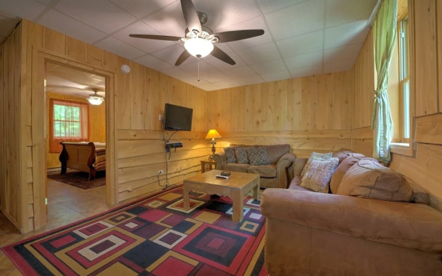 Red Wolf - 2 Br Cabin