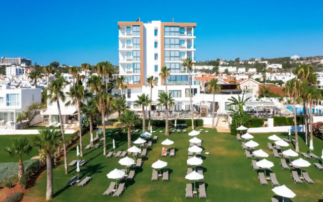 Leonardo Crystal Cove & Spa by the sea - Adults Only