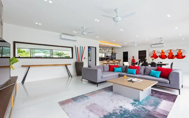 Open-space Design 4BR Pool Villa Luna