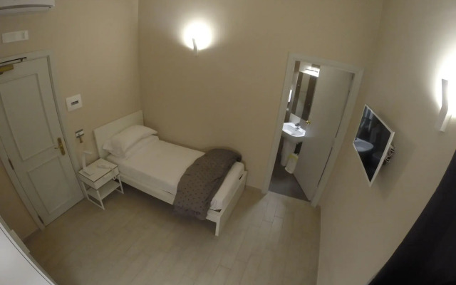 Up Hotel