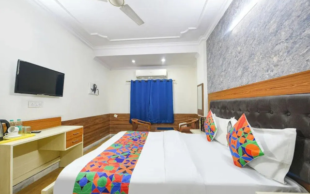Fabhotel Prime The Everest 30
