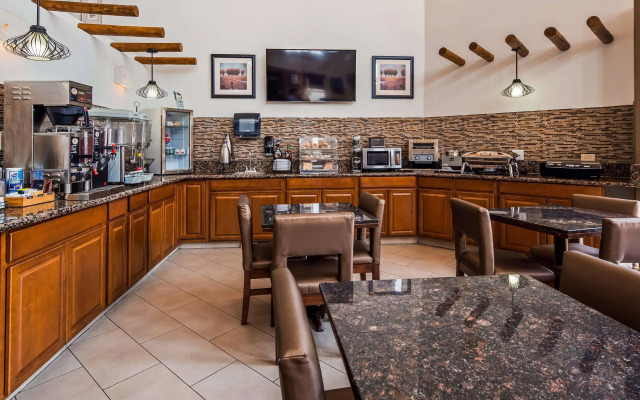 Best Western Kiva Inn