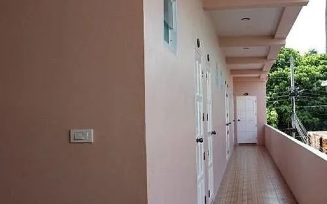 Sairee Center Guesthouse