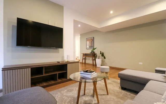 w Monochromatic 2BR w Terrace in Miraflores