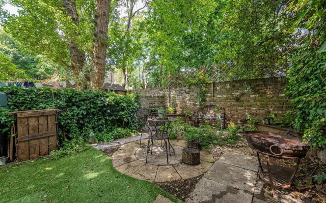 Veeve - Cosy in the Heart of Angel