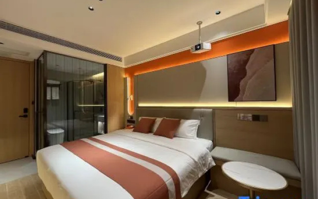 Zhushan Triumph Light Luxury Hotel
