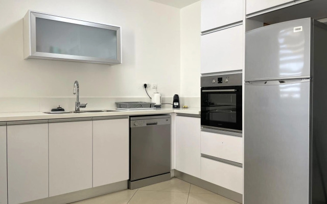 Stylish 3BR Golf Residence Eilat