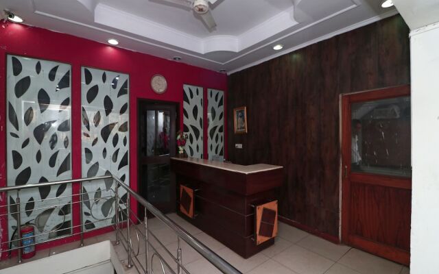 OYO 14931 Hotel Step In