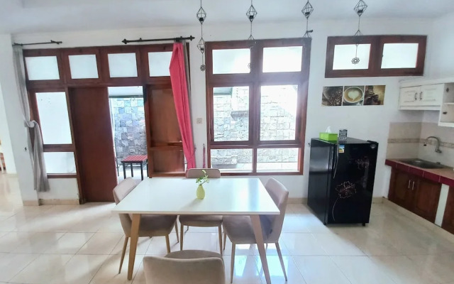 Homestay Jogja 4 Kamar Tidur Full AC Seputaran Umbulharjo dekat Gembira Loka