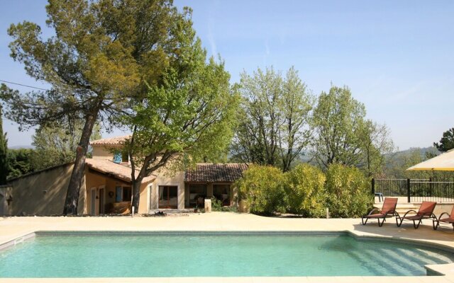 Luxurious Villa with Private Pool at Saignon France