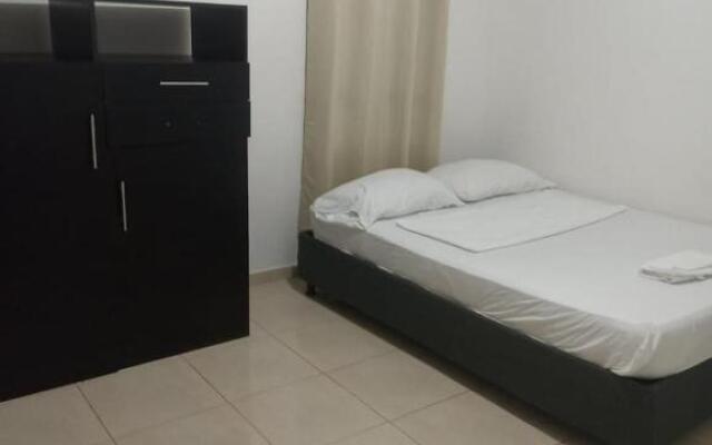 Apartamento de 3 Habitaciones con ventiladores amoblado fresco