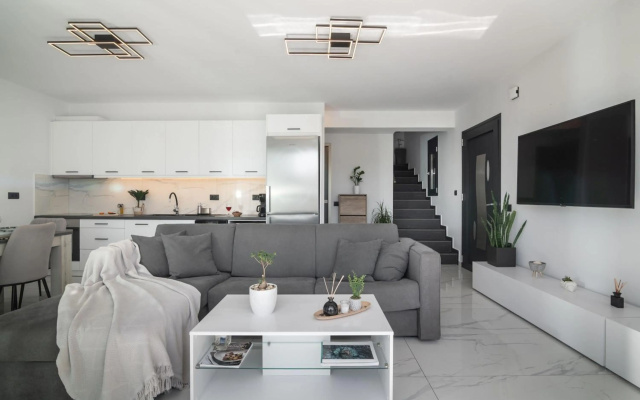Sun White Villa
