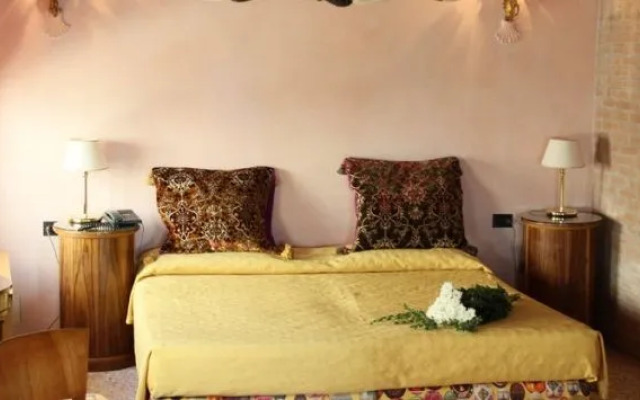 San Simeon Apartments