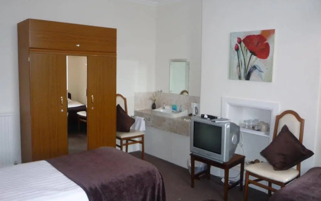 Vallum House Hotel
