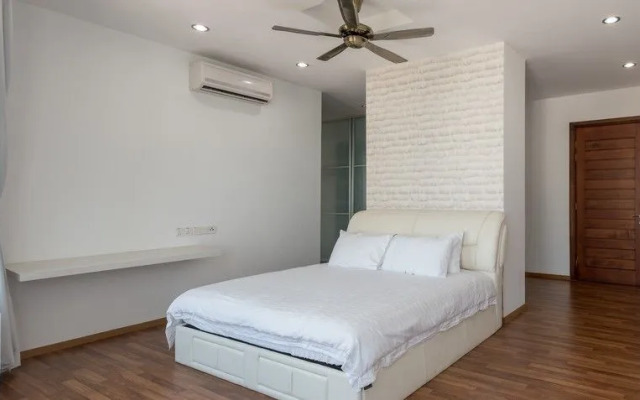 The Holiday Residence