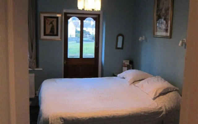 Fitz Guest House