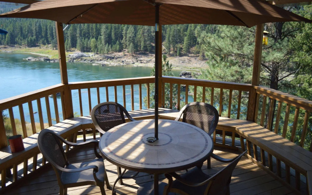 Rimrock Lodge