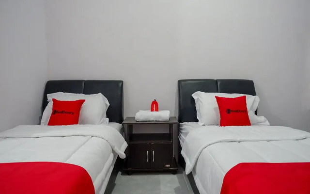 RedDoorz near Pasar Baru Mamuju