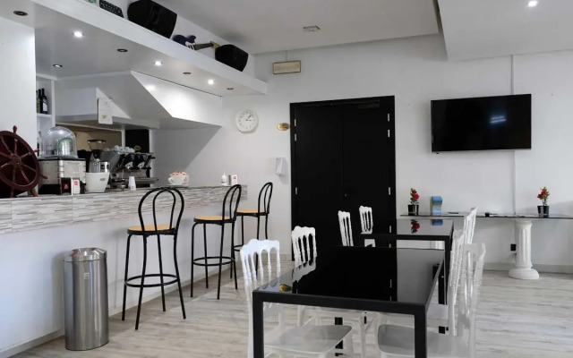 Hotel Canasta