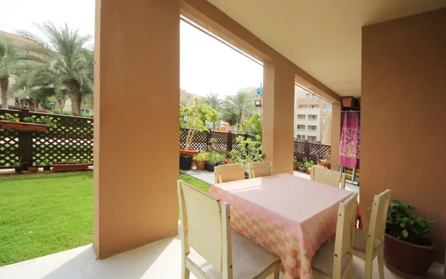 Signature Holiday Home-Masakin Al Furjan