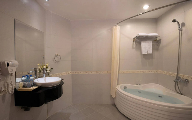 Silverland Sil Hotel