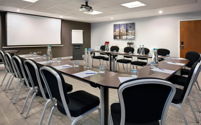 Holiday Inn Express London Heathrow T5 by IHG
