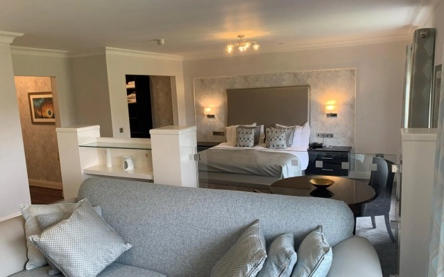 Mill Park Hotel