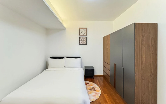 Tyms Entire bedroom Apt By Takashimaya