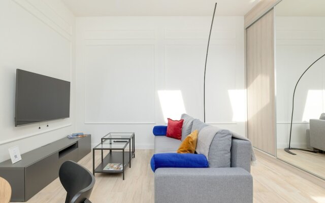 Bright Apartment Poznań by Renters