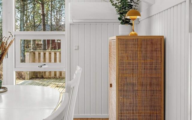 6 Person Holiday Home in Albaek