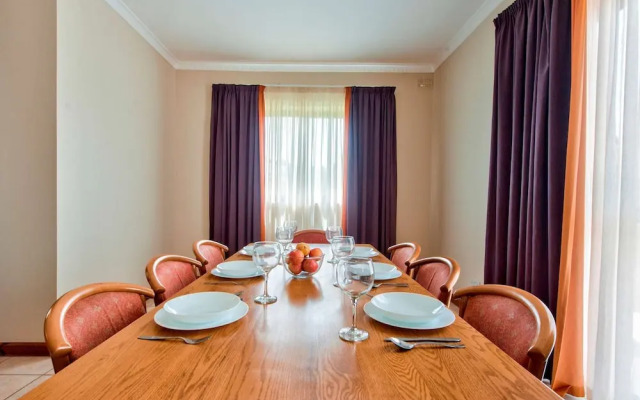 Villa Gardenia - 5 Bedroom Holiday Villa With Pool