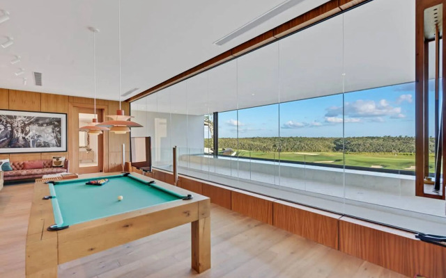 Modern 7BR Villa w Stunning Views of Golf Course