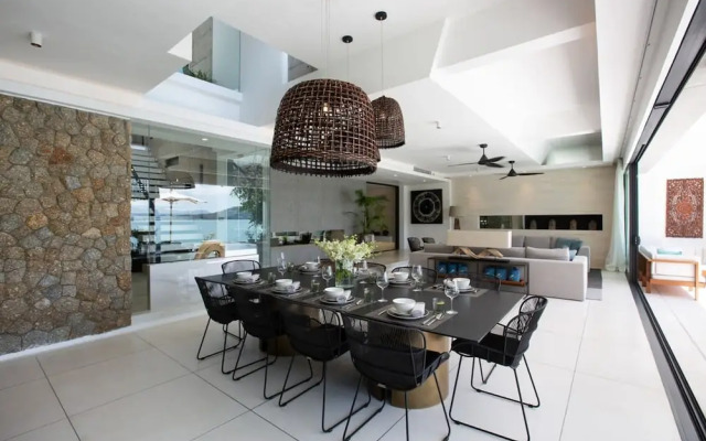 Syrah 3-bedroom Beachfront Villa in Koh Samui