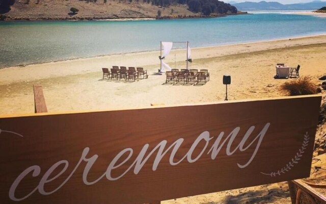 Steeles Island Retreat