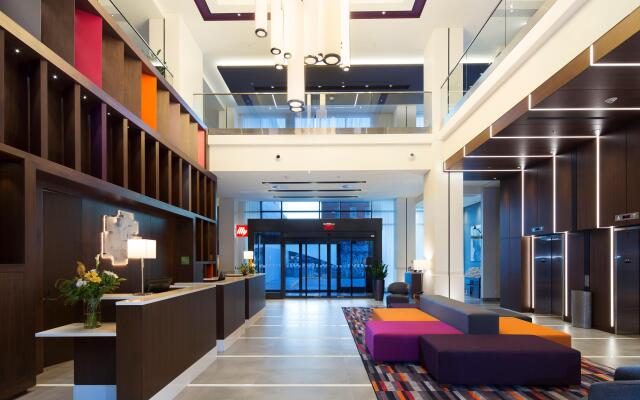 Holiday Inn Hotel & Suites Montreal Centre-ville Ouest by IHG