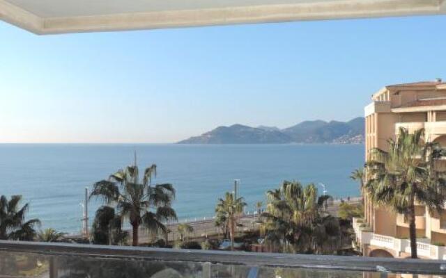 Cannes Front Beach Pools Apartment