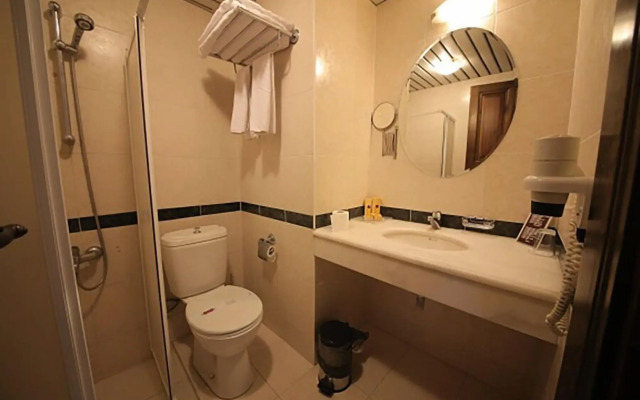 Zalifre Hotel