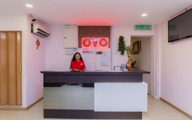 OYO 44026 98 Hotel