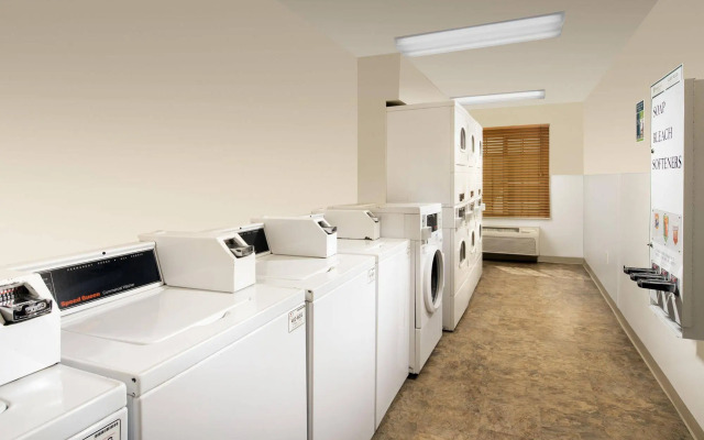 WoodSpring Suites Midland