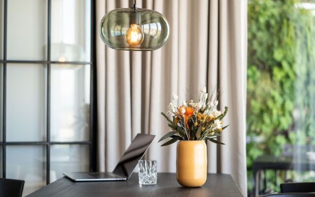 Black F Tower - Serviced Apartments