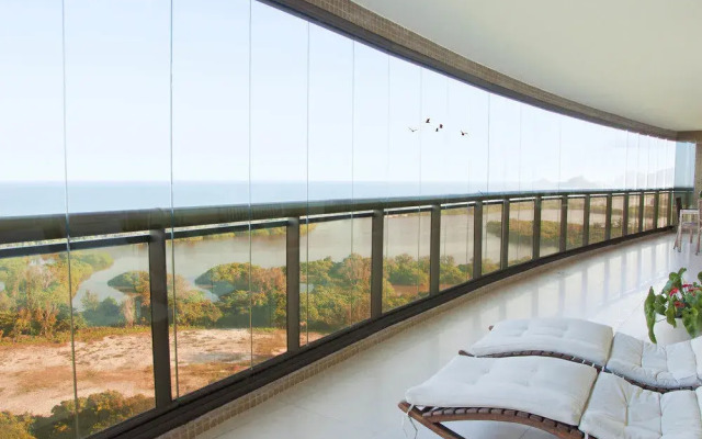 Golden Oasis Living in Rio