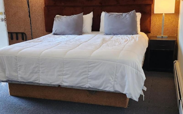 Golden Arrow Motel