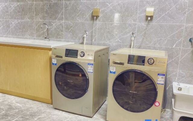 Vienna hotels （ Hebi sands international store）