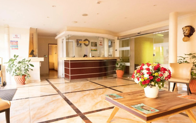 West Lerruat Hotel