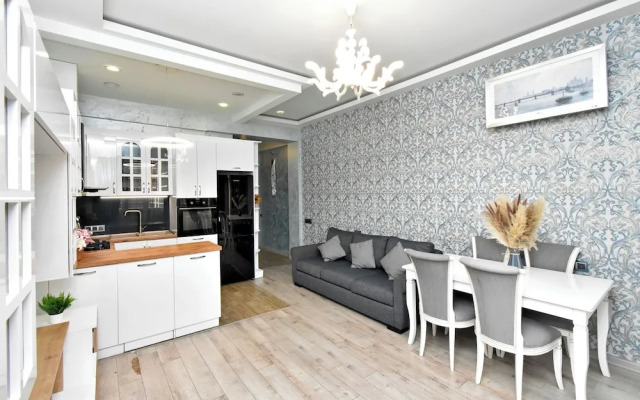 Teryan street apartment on 5 floor