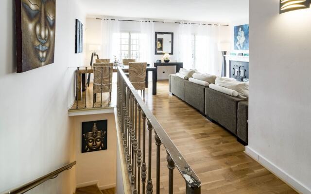 AP149 -Townhouse with pool and roof terrace